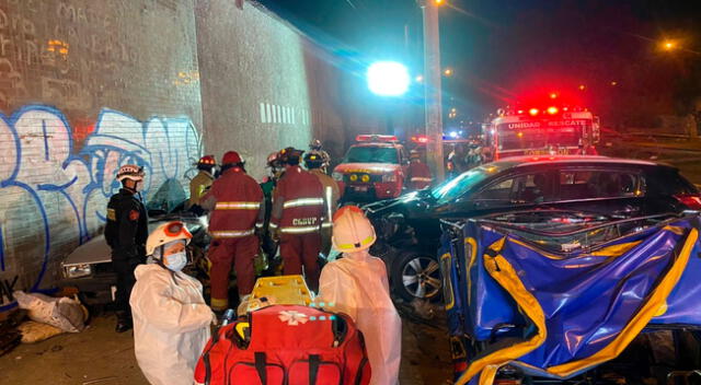 Mototaxista perdió la vida luego de que delincuentes provocaran un triple choque en el Cercado de Lima luego de la intensa persecución policial.