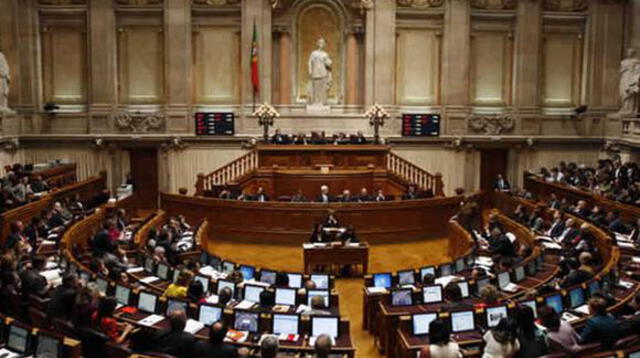 Sesión parlamentaria en Lisboa, Portugal.