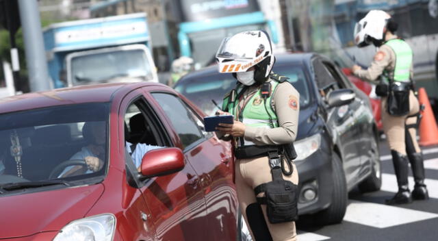 ¿Los taxistas necesitan pase vehicular? Conoce todos los detalles aquí.