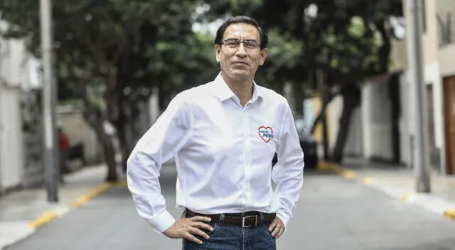 Martín Vizcarra continúa en carrera electoral.