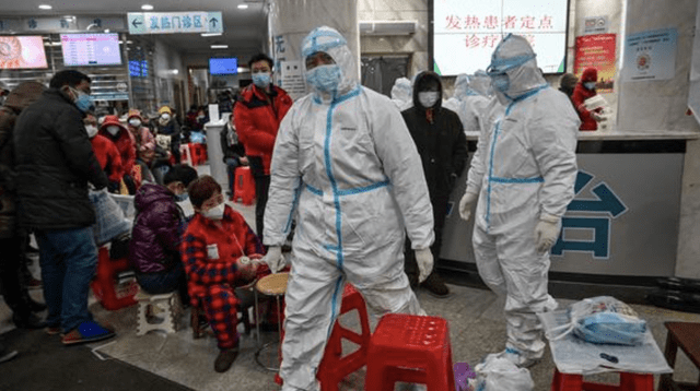 El equipo de la Organización Mundial de la Salud en Wuhan investiga los orígenes del COVID-19.