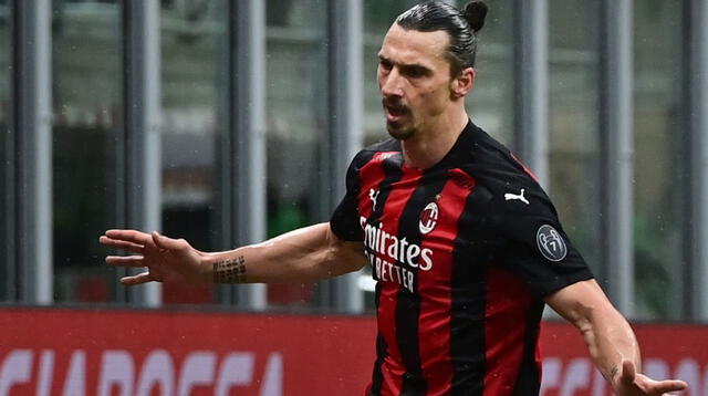 Zlatan anotó dos goles al Crotone y llegó a los  501 tantos.