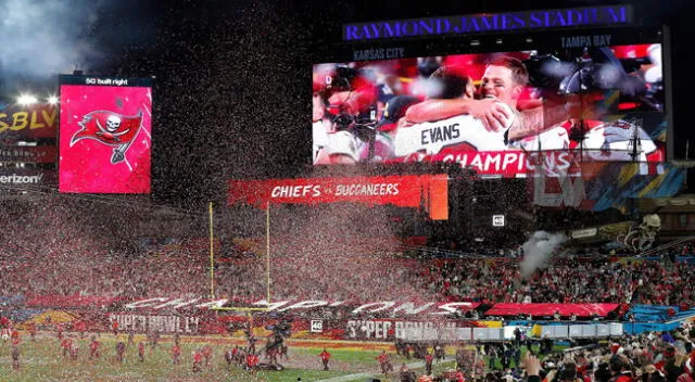 Tampa Bay Buccaneers y Kansas City Chiefs disputaron un duro encuentro por la Super Bowl 2021 | Foto: EFE