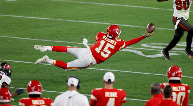 Tampa Bay Buccaneers y Kansas City Chiefs disputaron un duro encuentro por la Super Bowl 2021 | Foto: EFE