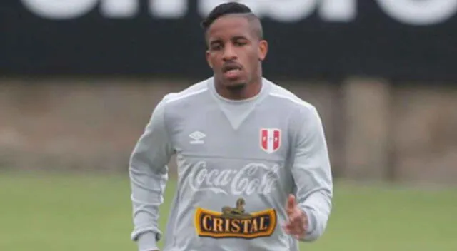 Jefferson Farfán en la mira del Municipal.