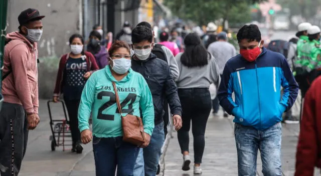 En Lima y Callao se habrían contagiado 2′700.707, representando un total de 25.3 % de la población en ambas regiones, según el INS.