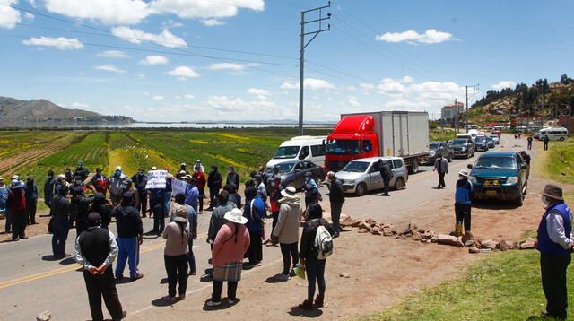 pobladores cierran carreteras en contra de la cuarentena