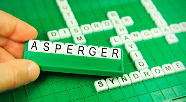 El síntoma más distintivo de Asperger es el interés obsesivo del niño en un objeto o tema único.
