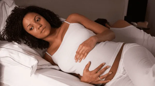 Los propios síntomas del embarazo como las naúseas y ganas de orinar pueden causar insomnio.