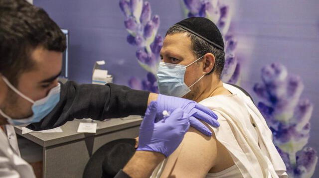 La investigación se llevó a cabo en más de 7.000 trabajadores de la salud que fueron vacunados en el Centro Médico Sheba en Israel.