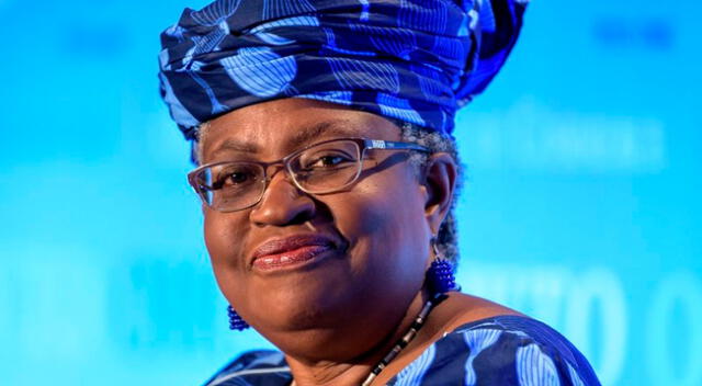Ngozi Okonjo-Iweala es la primera mujer y la primera africana ocupar el cargo de directora de la OMC.
