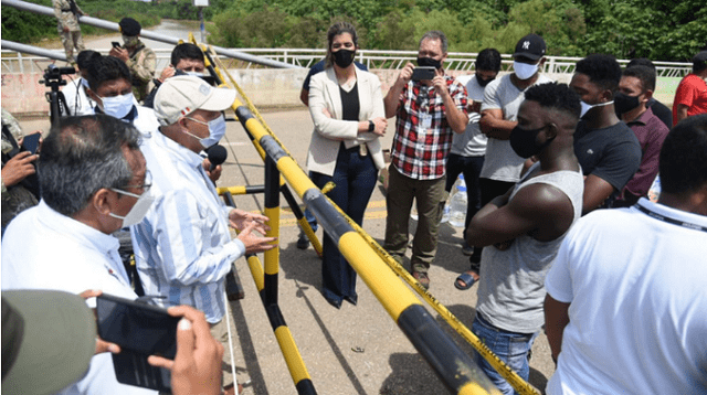 Migrantes de Guinea se reúnen con autoridades peruanas y brasileñas para ofrecer disculpas