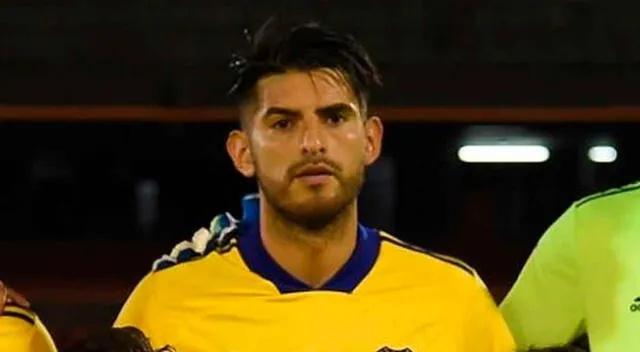 Carlos Zambrano jugó un buen partido con Boca Juniors.