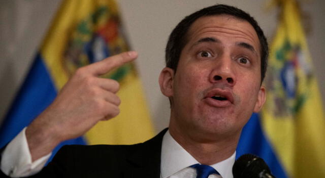 Contralor Elvis Amoroso inhabilita a Juan Guaidó y a diputados electos en el 2015.