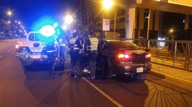 El sujeto fue trasladado a la comisaría de San Isidro luego de la intervención del serenazgo. El sujeto fue trasladado a la comisaría de San Isidro luego de la intervención del serenazgo.