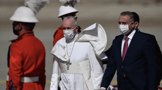 El papa Francisco se convierte en el primer pontífice en llegar a Irak.