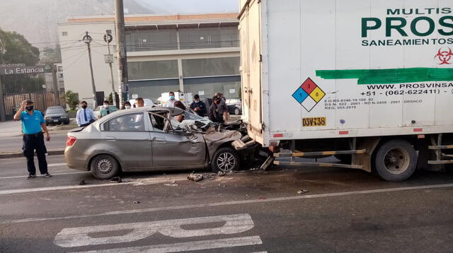 Accidente en Chaclacayo deja dos heridos