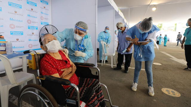 Lima y Callao tendrá nueve puntos de vacunación para adultos mayores de 85 años.