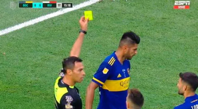 Carlos Zambrano casi ve la tarjeta roja.