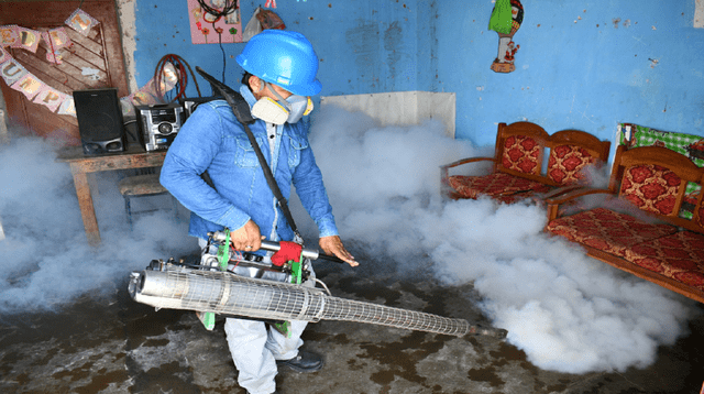Fumigación por caso de dengue en 14 distritos de Lima