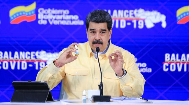 Nicolás Maduro presenta gotas "milagrosas" que "neutralizan" el coronavirus. Foto: Archivo