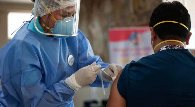 Vacunación irregular en Loreto habría ocurrido el 22 de marzo, según la Contraloría del Perú.
