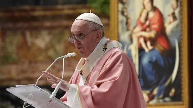 Misa del Papa Francisco por Sábado Santo: Revive los mejores momentos de la Vigilia Pascual.