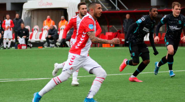 Sergio Peña marcó en la goleada del FC Emmen.