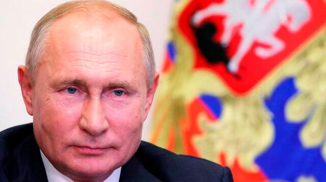 Putin informó el lunes de que hasta ahora en el país se habían vacunado 6,3 millones de personas (el 4,35 % de la población) con la primera dosis. Foto: AFP
