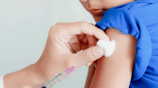 Mantener las vacunas de tus hijos al día ayudará a prevenir enfermedades graves.