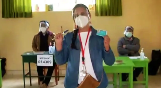 Elecciones 2021: Verónika Mendoza emite su voto en colegio de Cusco [VIDEO]