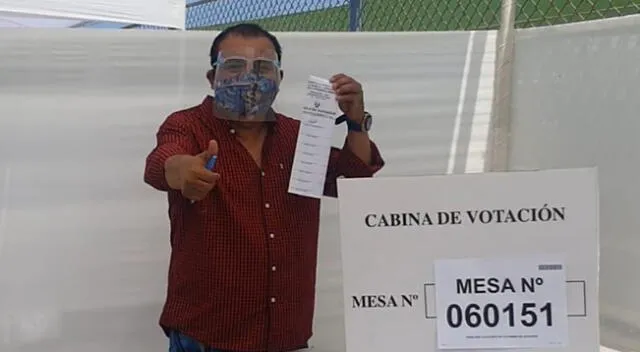 Manolo Rojas llegó a Huaral para votar.