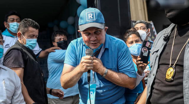 Rafael López Aliaga falta el respeto al personal del ONPE