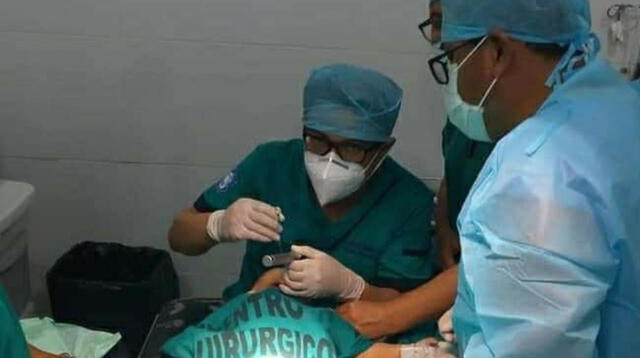 Médicos practicaron  laringoscopia directa para salvar a la niña.