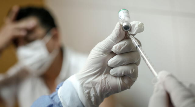 Según el INS, la variante P1 puede provocar más infecciones que otras debido a la mmutación E484K y que, a causa de ello, se necesitaría más anticuerpos para resistir a la enfermedad.