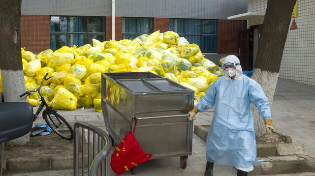 La producción de desechos sanitarios se duplica y pone a sistema de recogida y tratamiento al borde de la saturación.