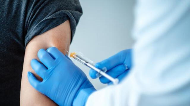 aprueban que privados adquieran vacunas contra COVID-19