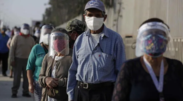 En las últimas semanas, las cifras de contagios y muertes por coronavirus han aumentado. Para varios especialistas, Perú está en la peor etapa de la pandemia.