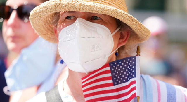 Las autoridades sanitarias de EE.UU. indicaron que las personas completamente vacunadas ya no necesitan llevar máscaras al aire libre.