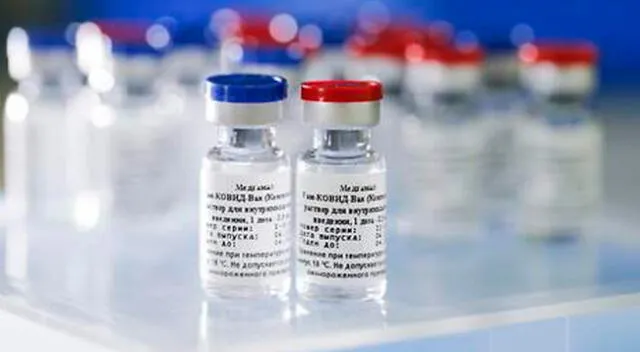 UE advirtió que China y Rusia buscan sembrar desconfianza en las vacunas COVID-19.
