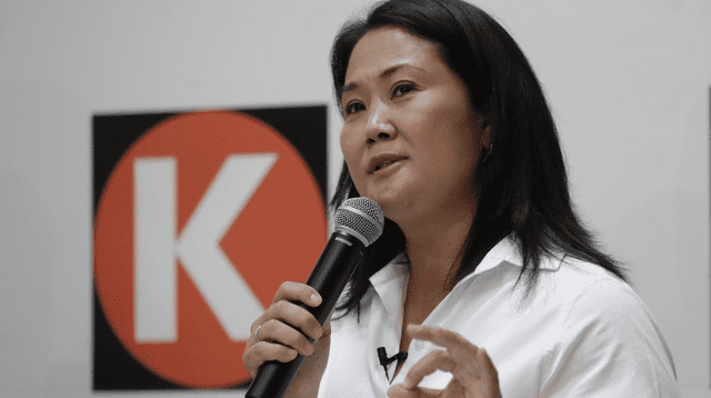Keiko Fujimori pide no correrse del debate a Pedro Castillo.