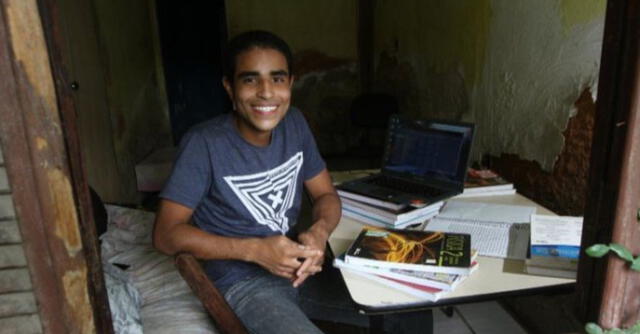 Joven brasileño de familia humilde cumple sueño de ir a la universidad.
