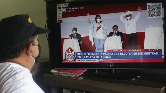 En todo el Perú se publicó varias imágenes de cómo los ciudadanos vieron y resaltaban las frases que se lanzaban Castillo y Fujimori. Por ejemplo, el inicio fue intenso.