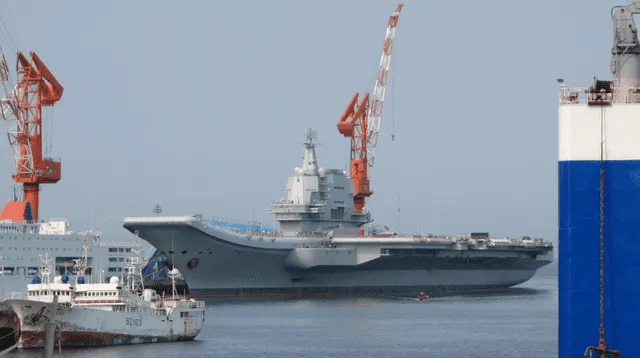 Portaavión de la Armada Popular de China