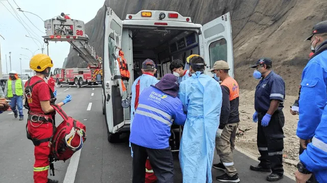 Un extranjero alemán fue rescatado tras caer de un acantilado en la Costa Verde.