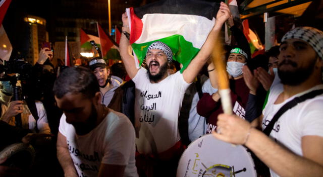 Palestinos protestan contra Israel por querer desalojarlos.