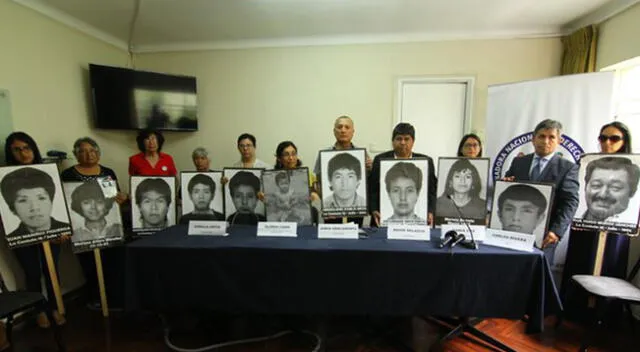 Familiares de las víctimas de La Cantuta rechazan indulto a Alberto Fujimori.