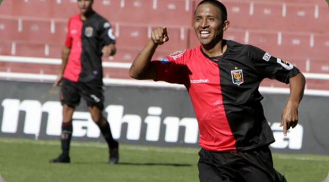 Hilden Salas  no solo hace los quehaceres en la casa, sino apoya a esposa en su  panadería.