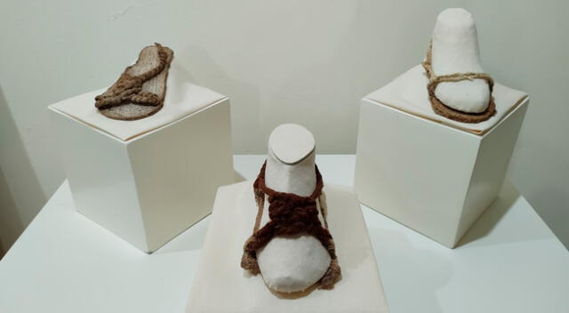 Exhibición de calzado prehispánico y colonial.