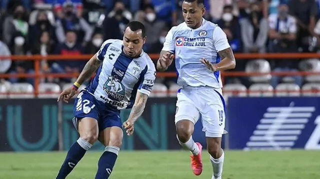Yotún tuvo un importante juego en el empate del Cruz Azul ante Pachuca.